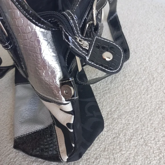 D-fusion Black Faux Leather Medium Size Women's HandBag - Picture 4 of 11